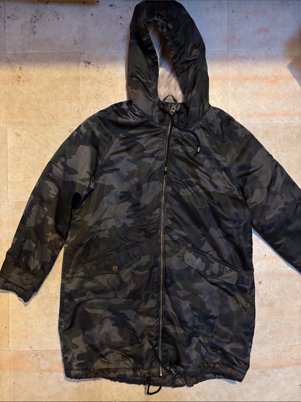 Women’s Hooded Camo Parka Jacket - Black/Gray/Green . Fur filled down hood..